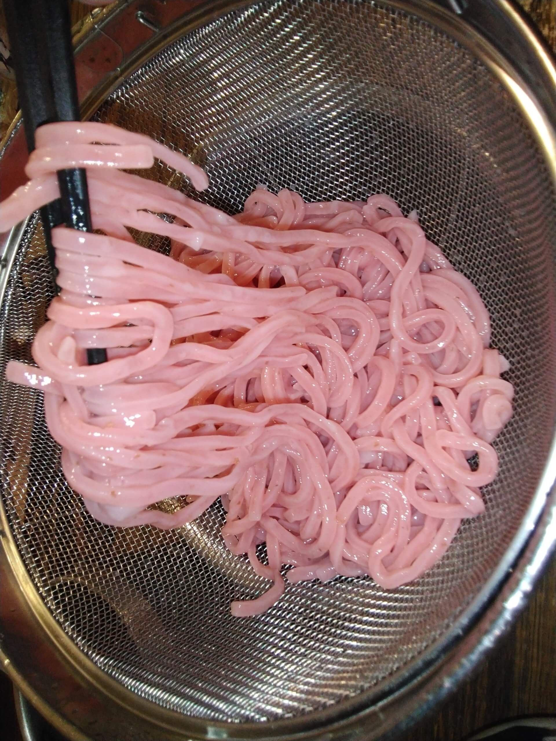 「1日50食」も売れず、自分で作った麺を廃棄する日々「本当につらかった」　創業70年の製麺所、3代目が貫いた「特別な製法」
