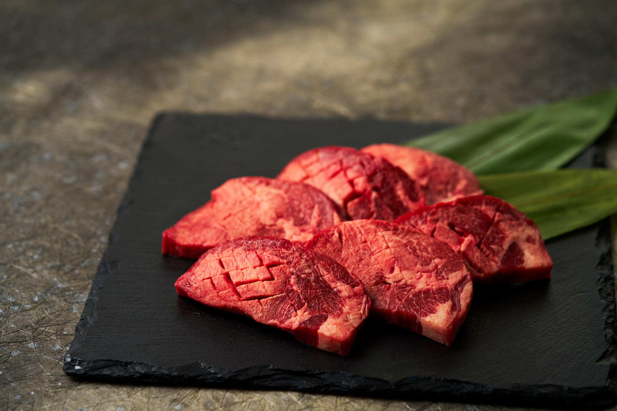 「焼肉界のディズニーランド」を目指す京都発の焼肉チェーン　日本の外食が強調する「お得感」より「わくわく感」、２代目社長の改革